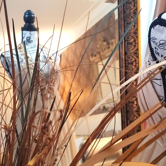 Backless Dress - Picture 4 of 8